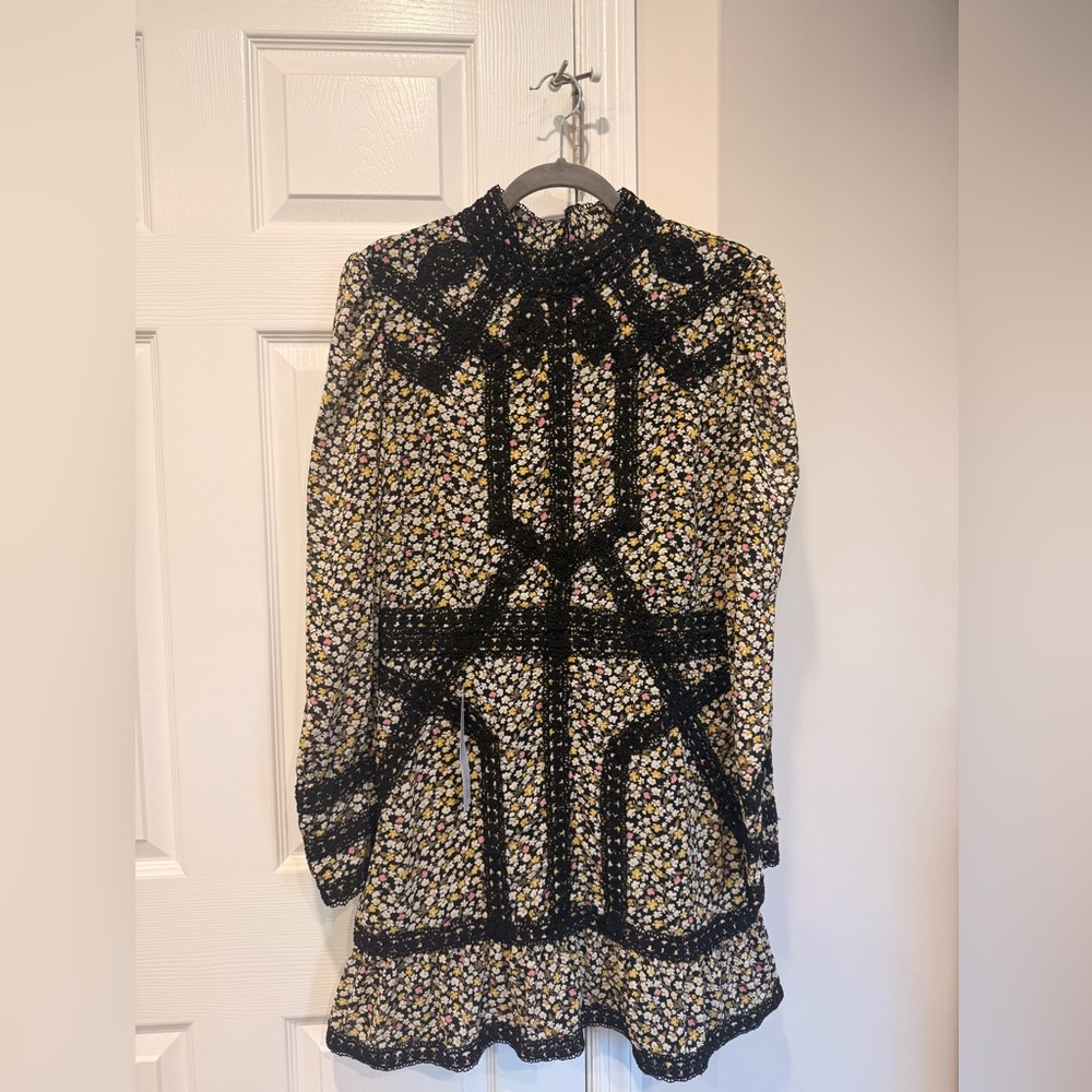 Topshop - NEW WITH TAGS - Floral Long Sleeve Dress with Black Lace Accents